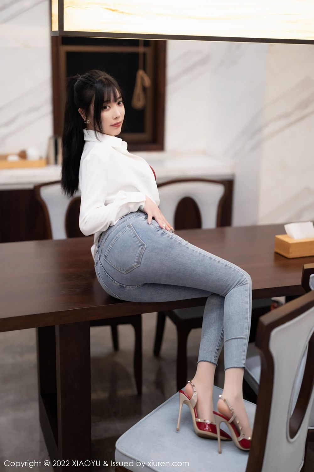 《语画界 杨晨晨 制服写真 VOL.846》第39张,模特杨晨晨,语画界,制服主题,全套85张
