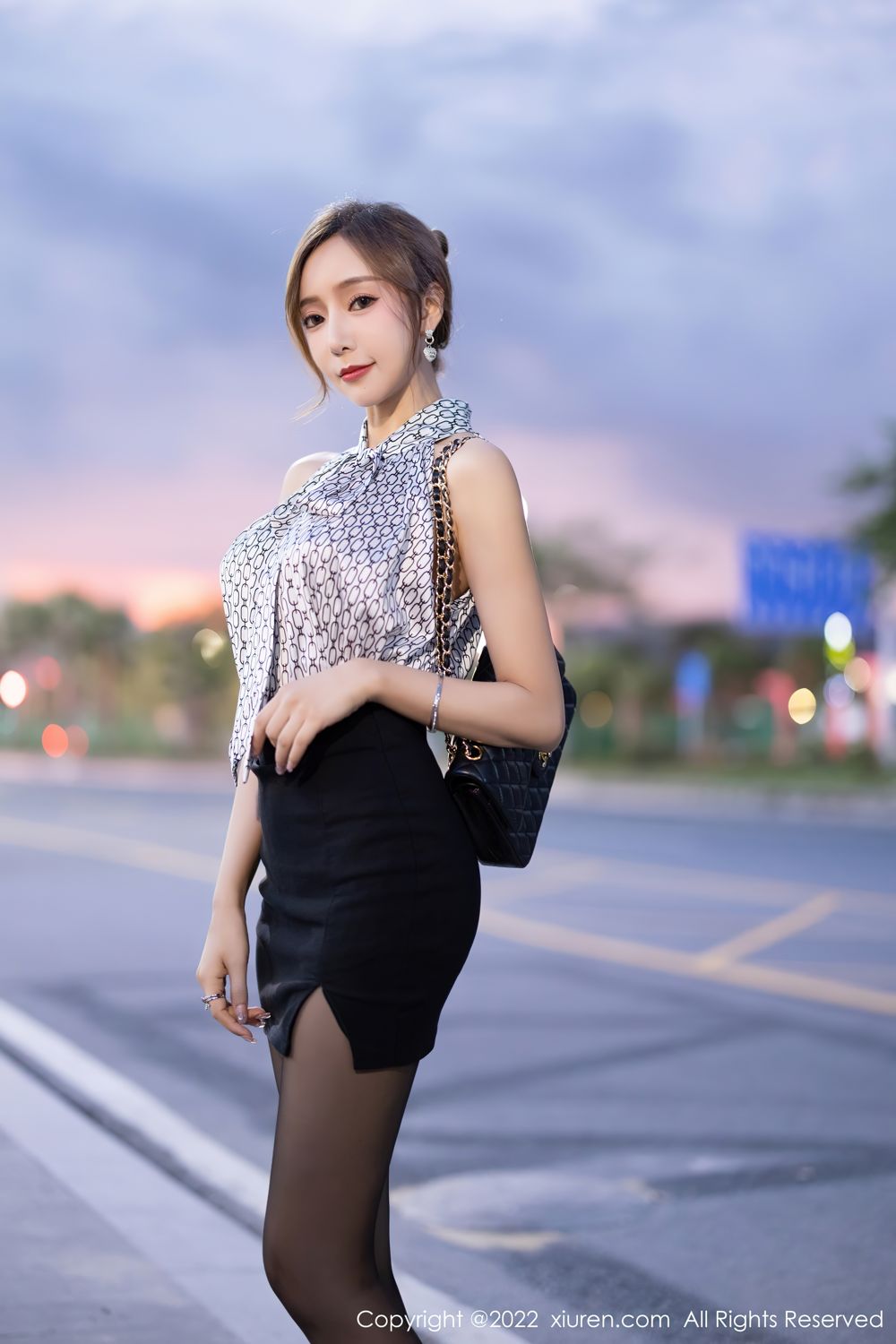 《秀人网 王馨瑶(Yanni) 黑丝写真 No.5325》第2张,模特王馨瑶(Yanni),秀人网,黑丝主题,全套78张