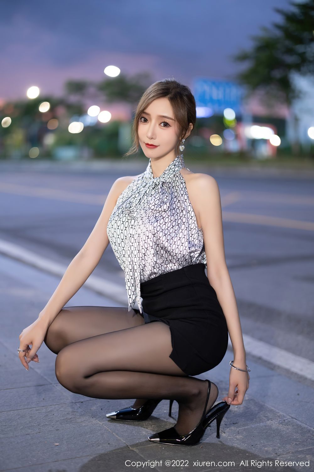 《秀人网 王馨瑶(Yanni) 黑丝写真 No.5325》第6张，模特王馨瑶(Yanni)，秀人网，黑丝主题，全套78张