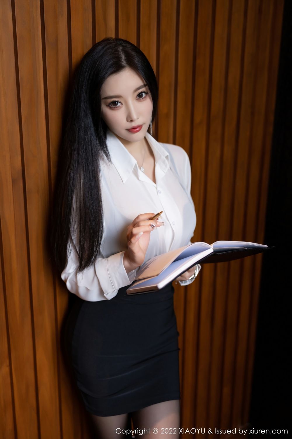 《语画界 杨晨晨 制服写真 VOL.865》第4张，模特杨晨晨，语画界，制服主题，全套90张