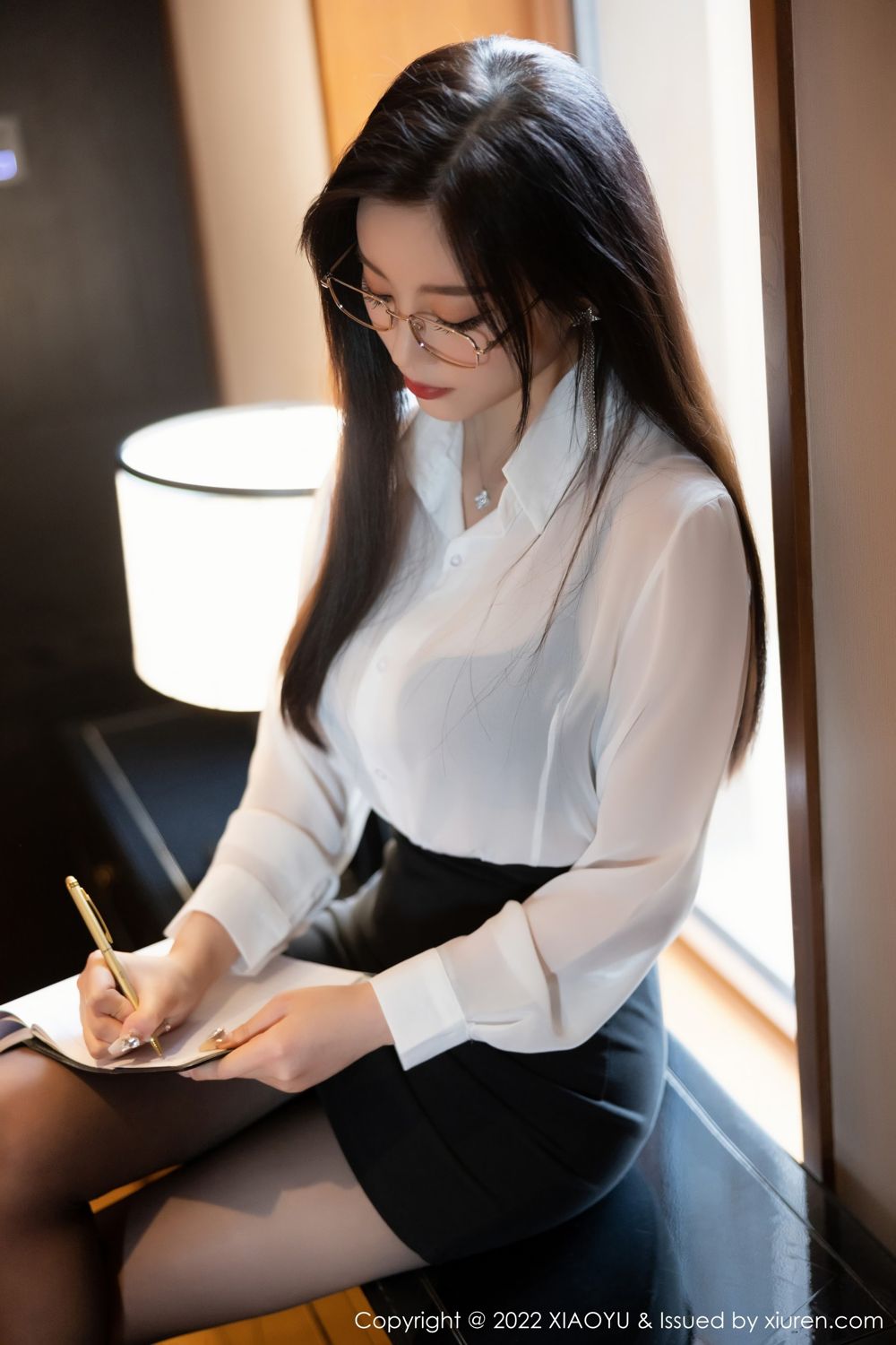 《语画界 杨晨晨 制服写真 VOL.865》第7张，模特杨晨晨，语画界，制服主题，全套90张