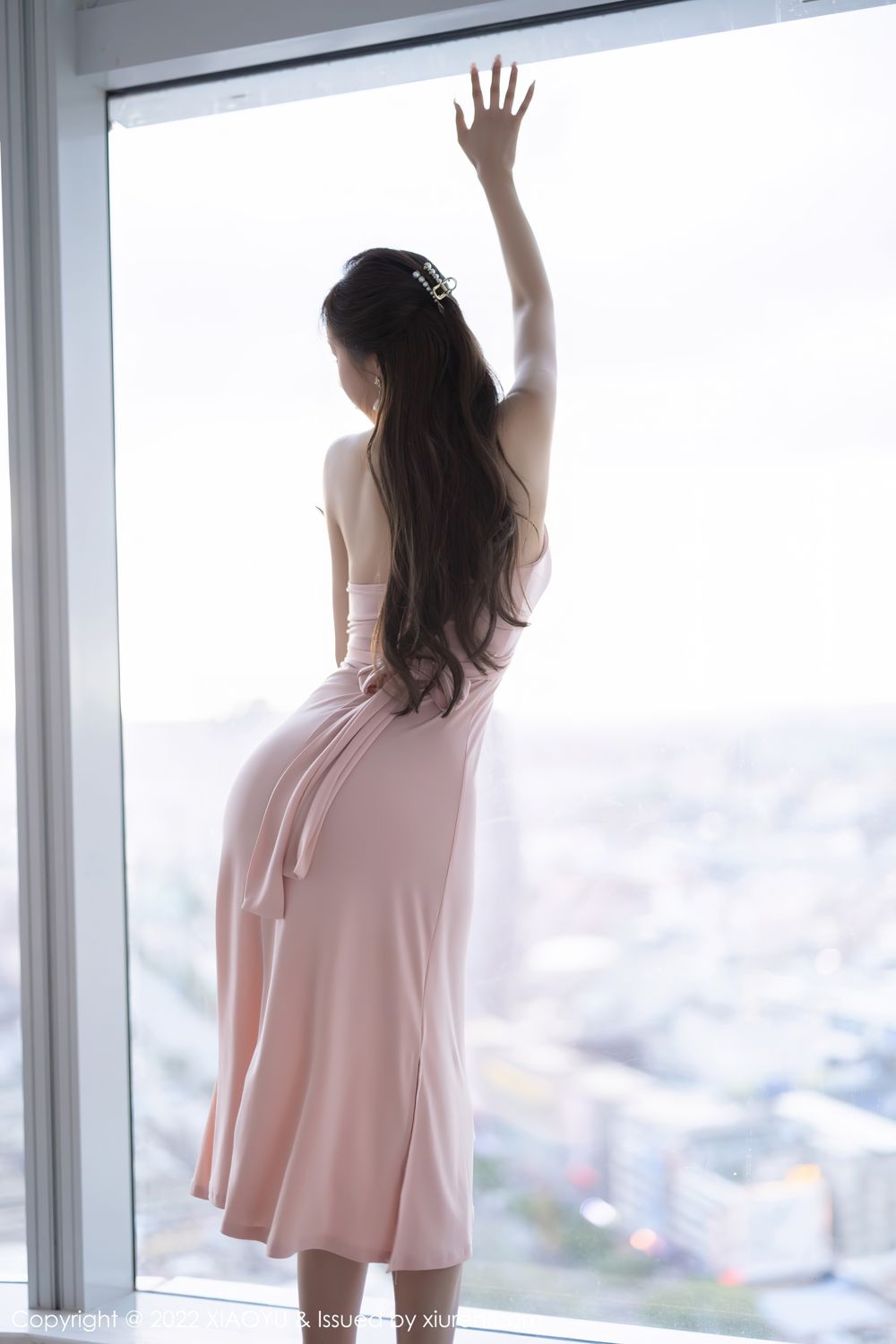 《语画界 王馨瑶(Yanni)、ChristychristyFung(兔小兔) 制服写真 VOL.847》第1张，模特王馨瑶(Yanni)、ChristychristyFung(兔小兔)，语画界，制服主题，全套66张