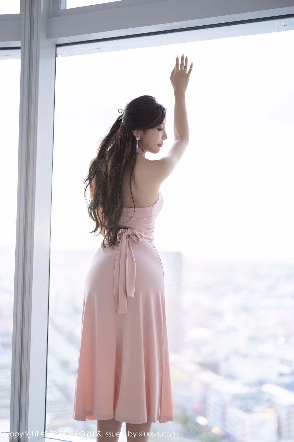 《语画界 王馨瑶(Yanni)、ChristychristyFung(兔小兔) 制服写真 VOL.847》第2张,模特王馨瑶(Yanni)、ChristychristyFung(兔小兔),语画界,制服主题,全套66张