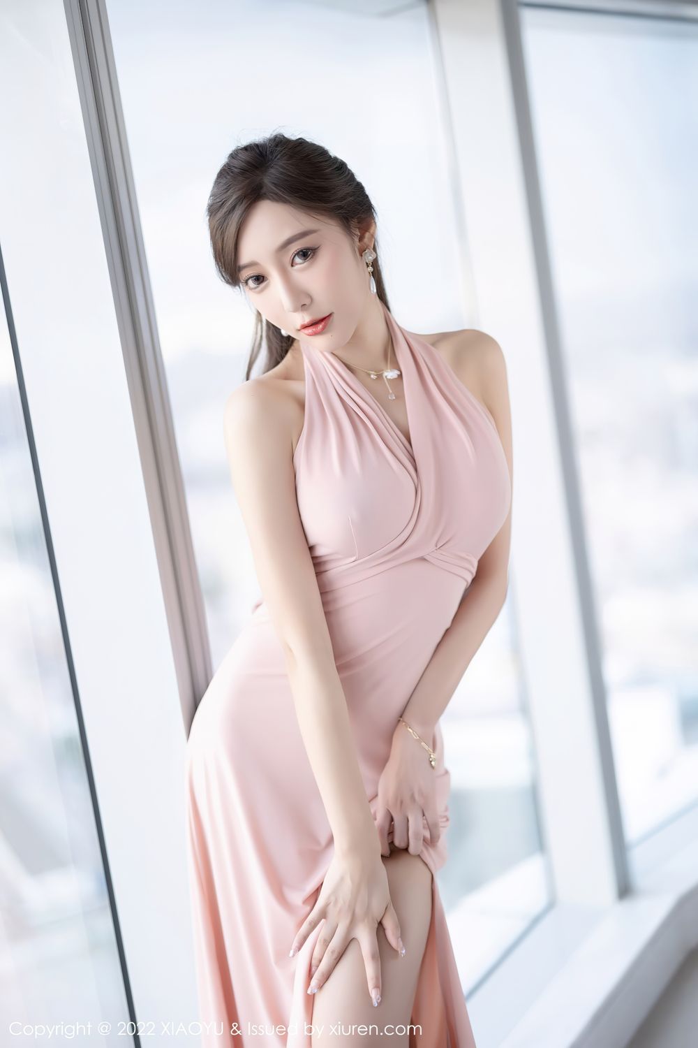 《语画界 王馨瑶(Yanni)、ChristychristyFung(兔小兔) 制服写真 VOL.847》第9张,模特王馨瑶(Yanni)、ChristychristyFung(兔小兔),语画界,制服主题,全套66张