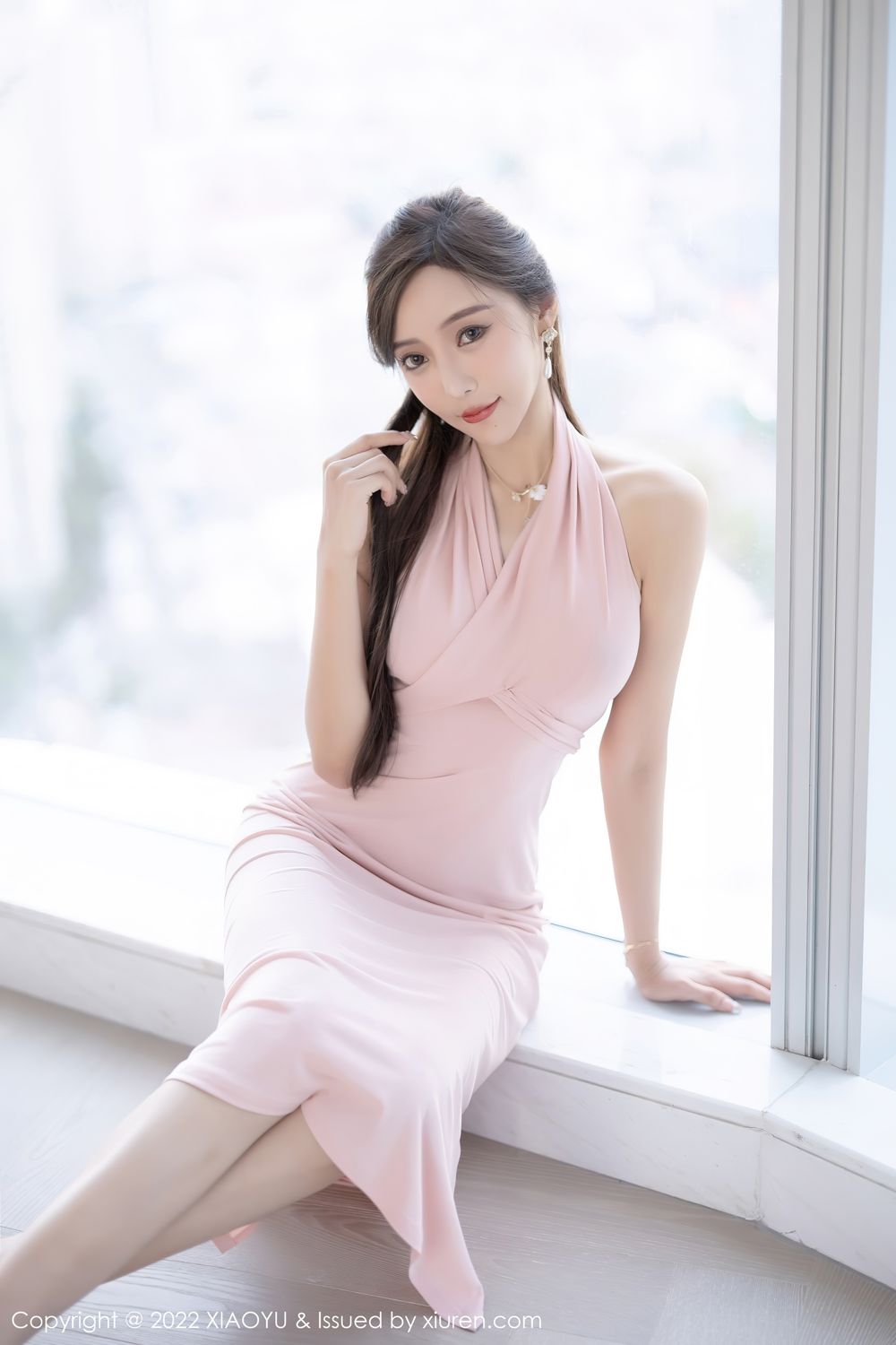 《语画界 王馨瑶(Yanni)、ChristychristyFung(兔小兔) 制服写真 VOL.847》第13张,模特王馨瑶(Yanni)、ChristychristyFung(兔小兔),语画界,制服主题,全套66张