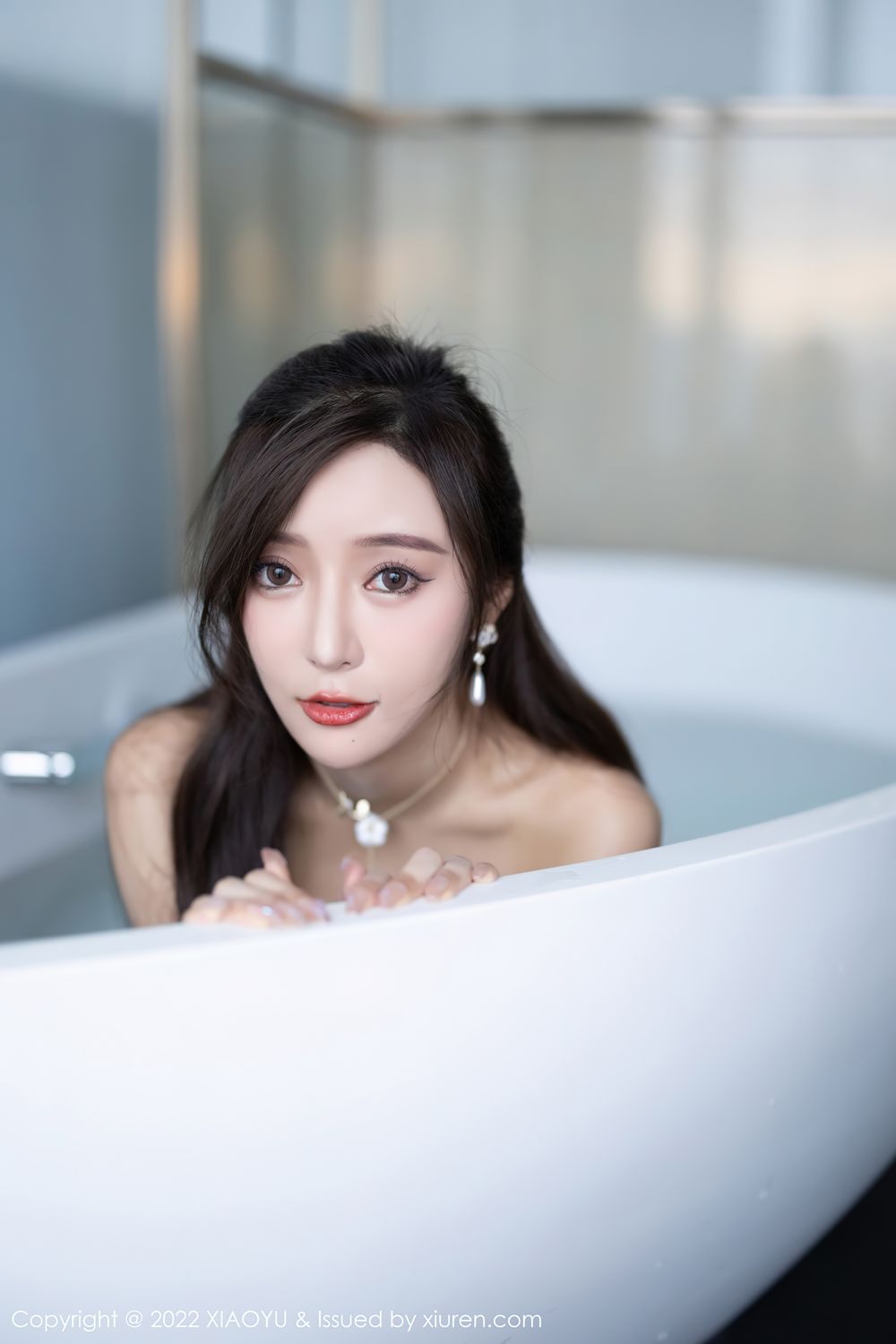 《语画界 王馨瑶(Yanni)、ChristychristyFung(兔小兔) 制服写真 VOL.847》第47张,模特王馨瑶(Yanni)、ChristychristyFung(兔小兔),语画界,制服主题,全套66张