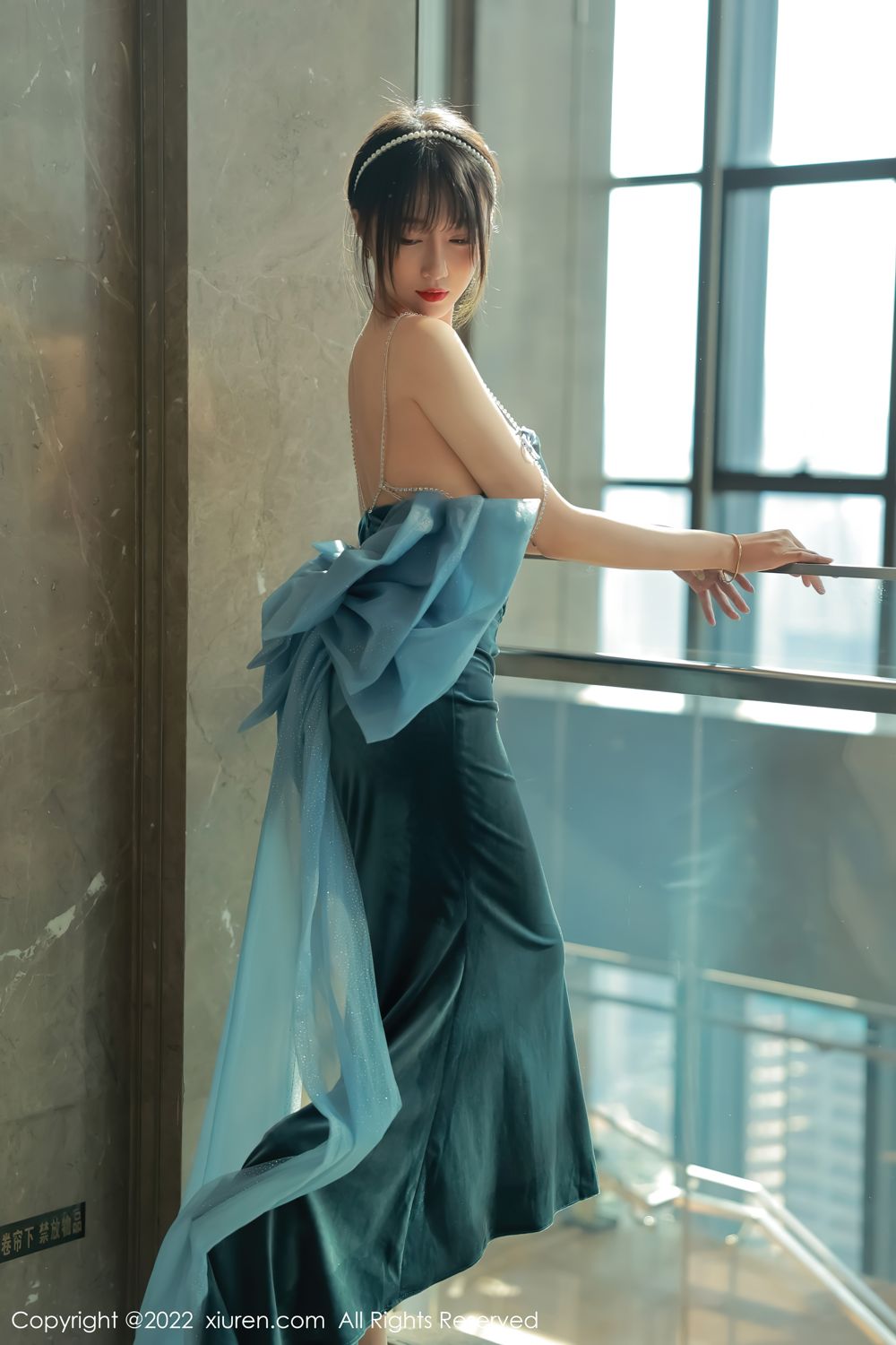 《秀人网 玥儿玥(Yue Er Yue) 性感写真 No.5493》第2张，模特玥儿玥(Yue Er Yue)，秀人网，性感主题，全套59张