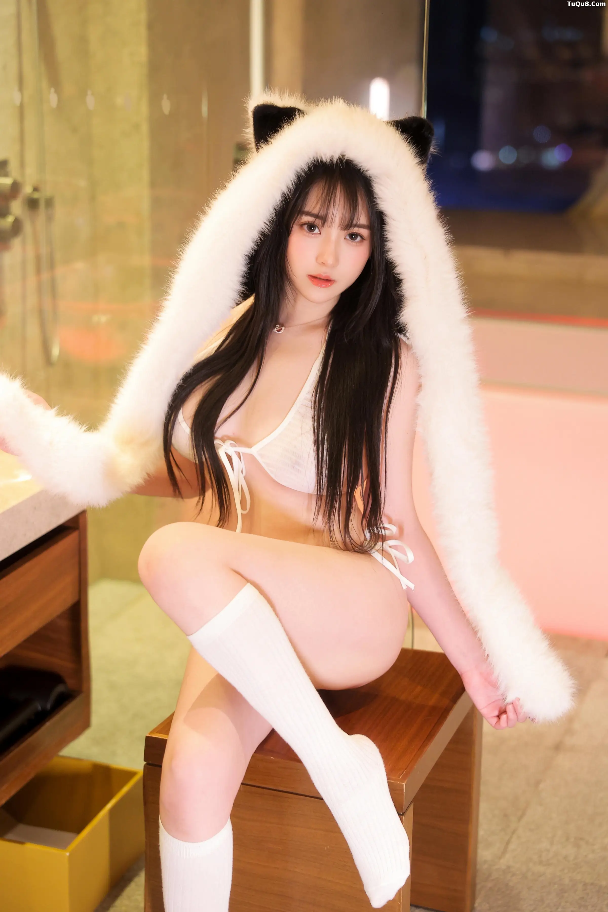 《秀人网 软情 高清写真》第2张，模特软情，秀人网，全套61张