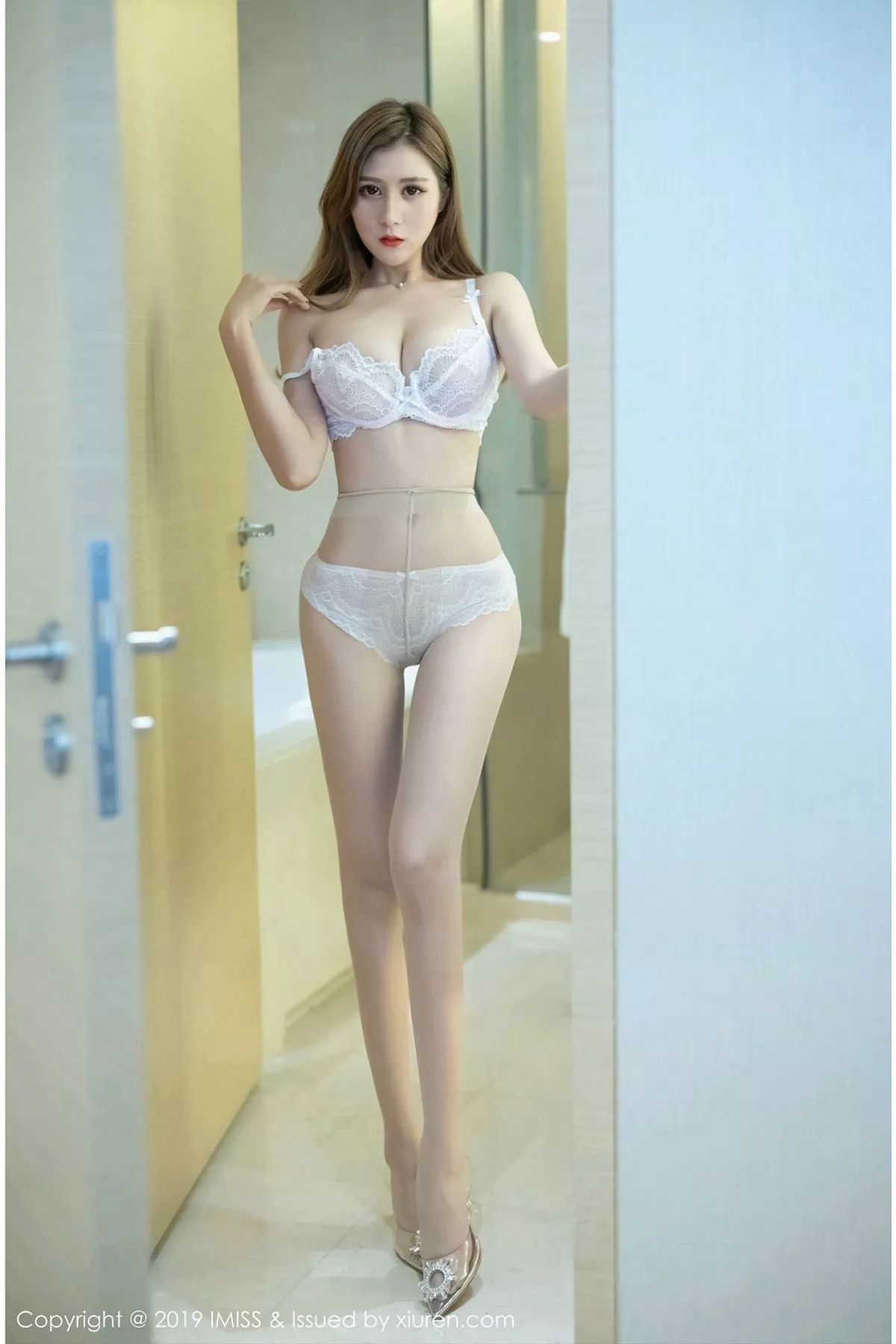 《爱蜜社 Ceci 高清写真 第390期》第24张,模特Ceci,爱蜜社,全套41张